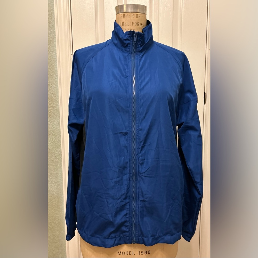 Women’s Blue Lightweight Jacket with 2 Front Pockets, 
Size Large, Never Worn